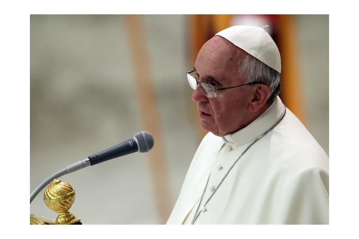 Папа Римський виступив проти жінок-священиків