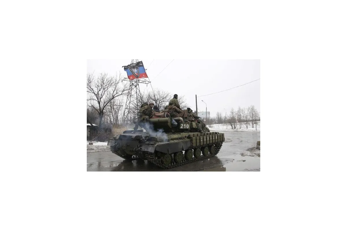 З Горлівки почали виходити танки бойовиків