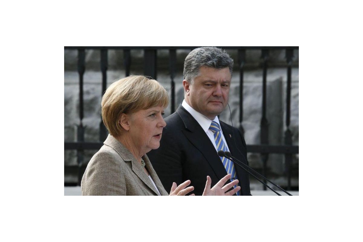 Петро Порошенко хоче збільшити кількість спостерігачів ОБСЄ Петро Порошенко хоче збільшити кількість спостерігачів ОБСЄ