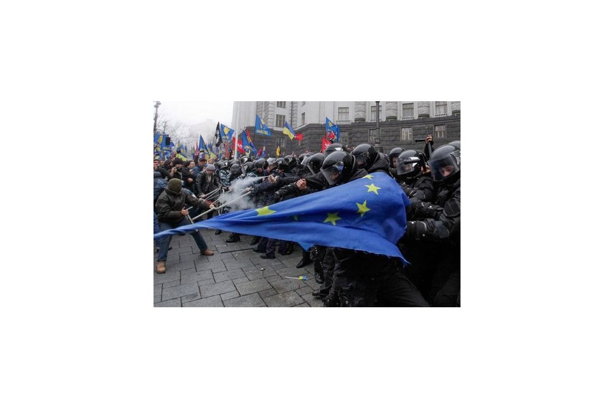 В Криму починається переслідування активістів Євромайдану В Криму починається переслідування активістів Євромайдану