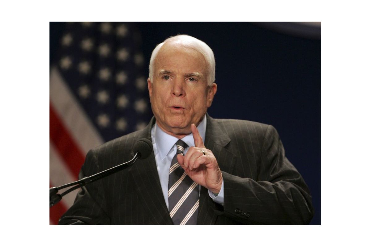 Джон Маккейн намагається натиснути на Трампа в українському питанні Джон Маккейн намагається натиснути на Трампа в українському питанні