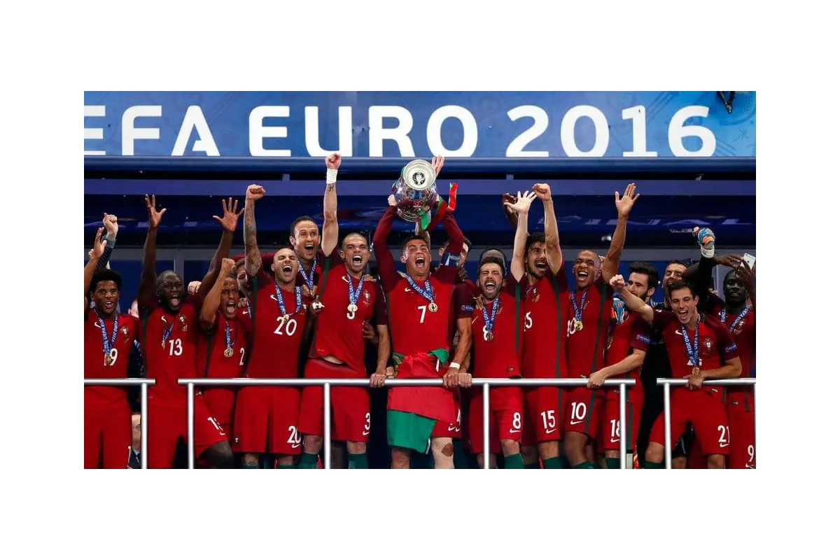 Португалія - футбольний чемпіон «Євро-2016»