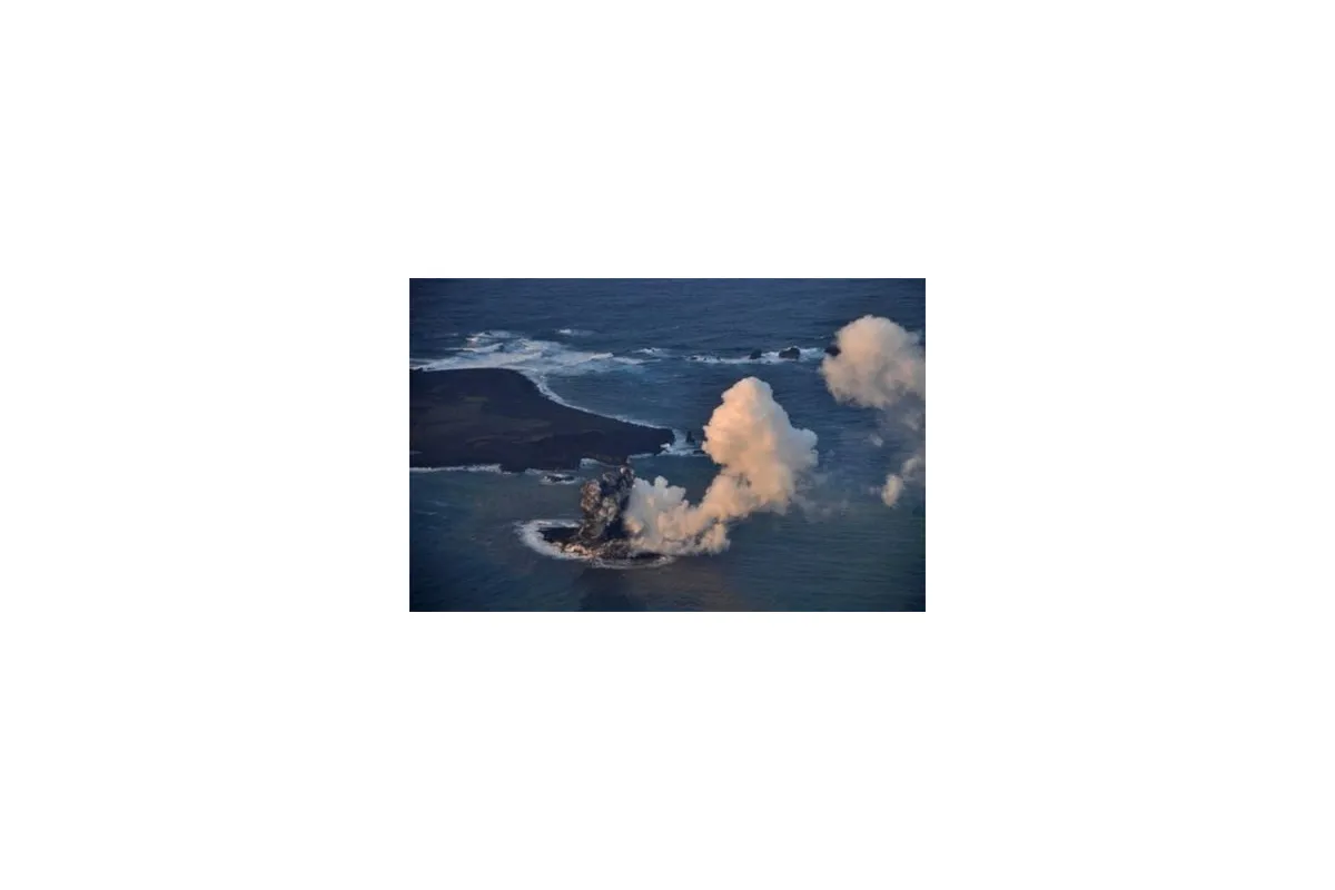 Виверження вулкану в Японії спровокувало появу нового острову