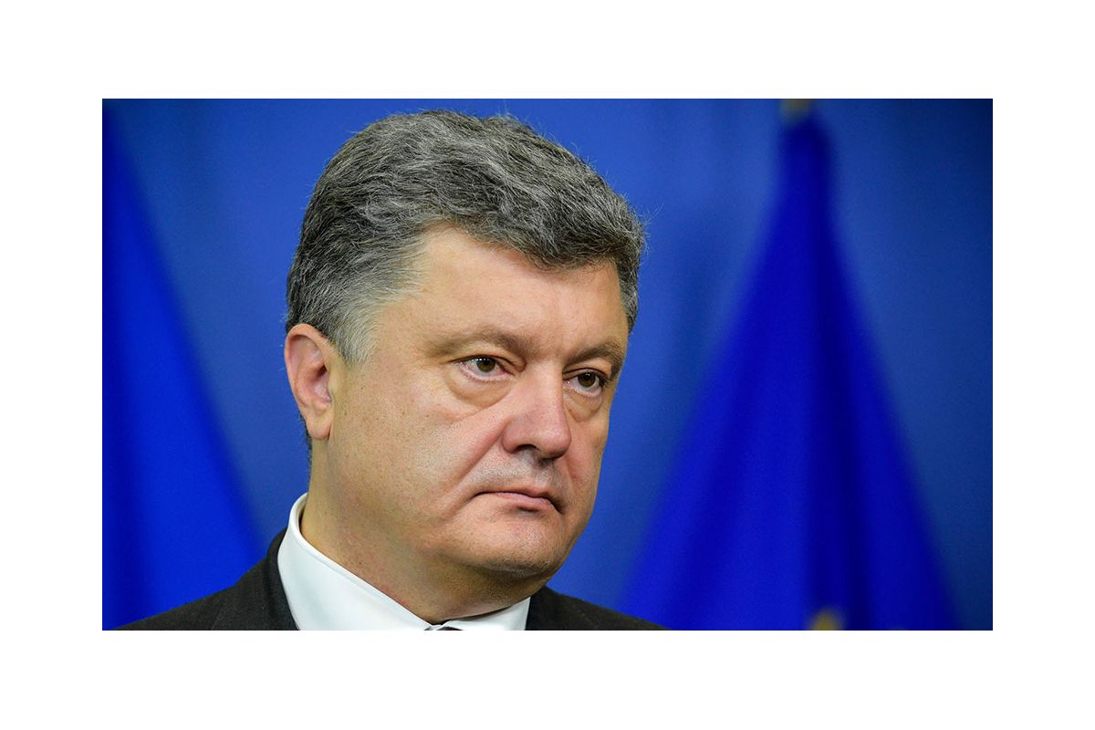 Порошенко віддасть армії 5,3 мільярда гривень Порошенко віддасть армії 5,3 мільярда гривень