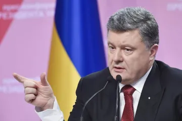 ​Порошенко: зміни до конституції повернуть окуповані території України