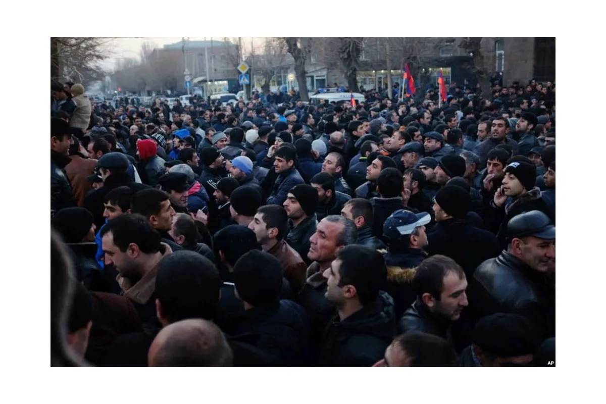 Новини України: Мітинги у Вірменії продовжуються