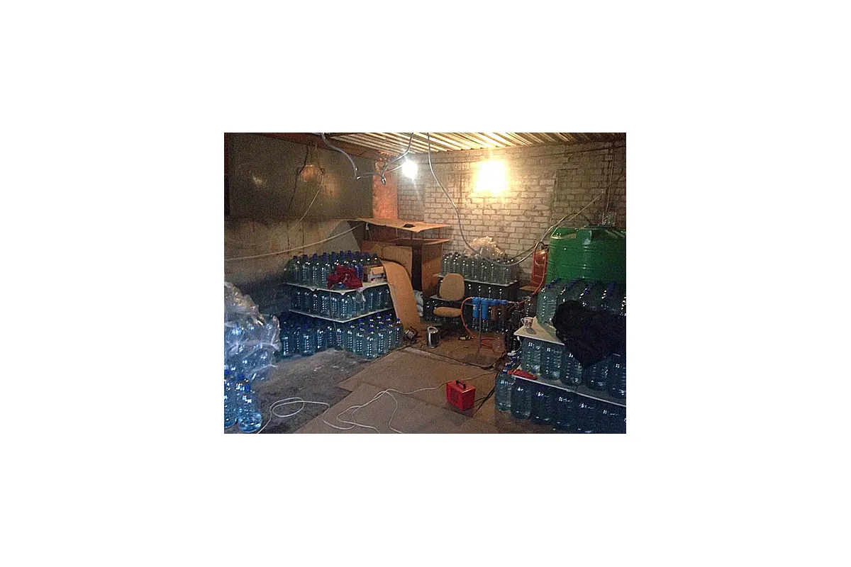 У Києві поліцейські вилучили 10 тонн фальсифікованого алкоголю