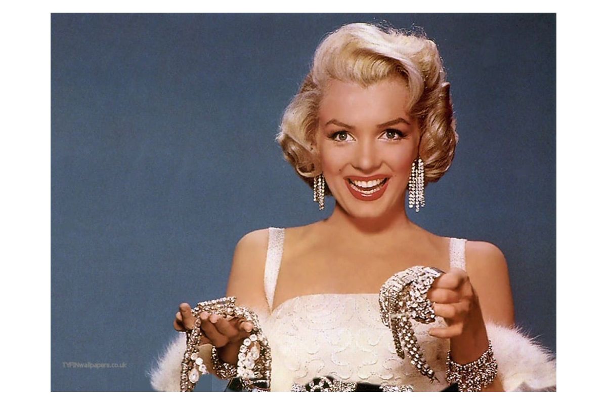 Новини України: Найбільша колекція речей Монро, Черчілля та Гітлера надійде у продаж Новини України: Найбільша колекція речей Монро, Черчілля та Гітлера надійде у продаж