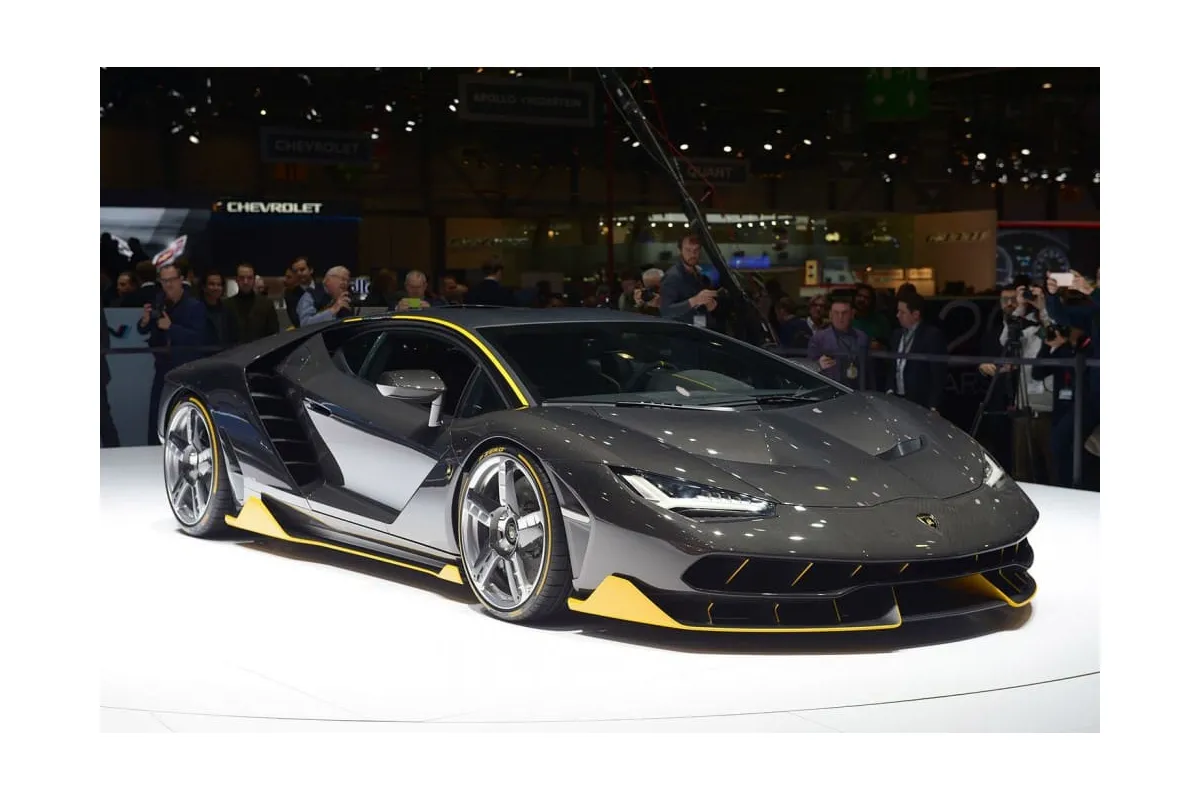Компанія «Lamborghini» презентувала свій найшвидший та найдорожчий спорткар
