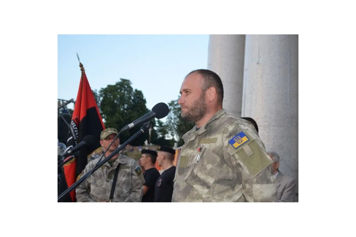 «Правий сектор» кличе українців на референдум і створює «революційні комітети»