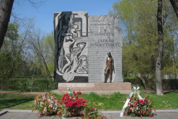 ​Україна вшановує світлу пам'ять загиблих у Бабиному Яру