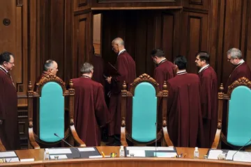 ​Конституційний суд дозволив скасувати депутатську недоторканність