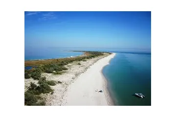 ​За активної участі органів прокуратури від недобросовісного орендаря повернуто частину пляжу Азовського моря в м. Скадовськ