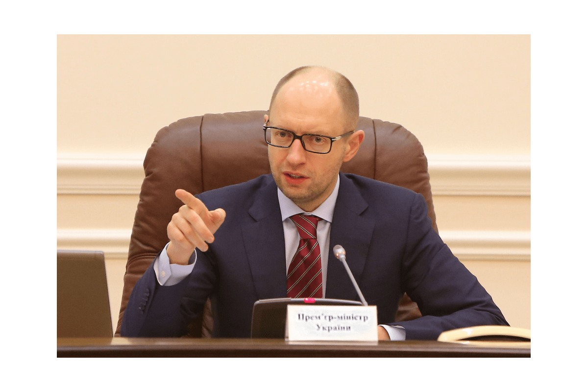 Арсеній Яценюк пообіцяв активніше розслідувати злочини на Майдані Арсеній Яценюк пообіцяв активніше розслідувати злочини на Майдані
