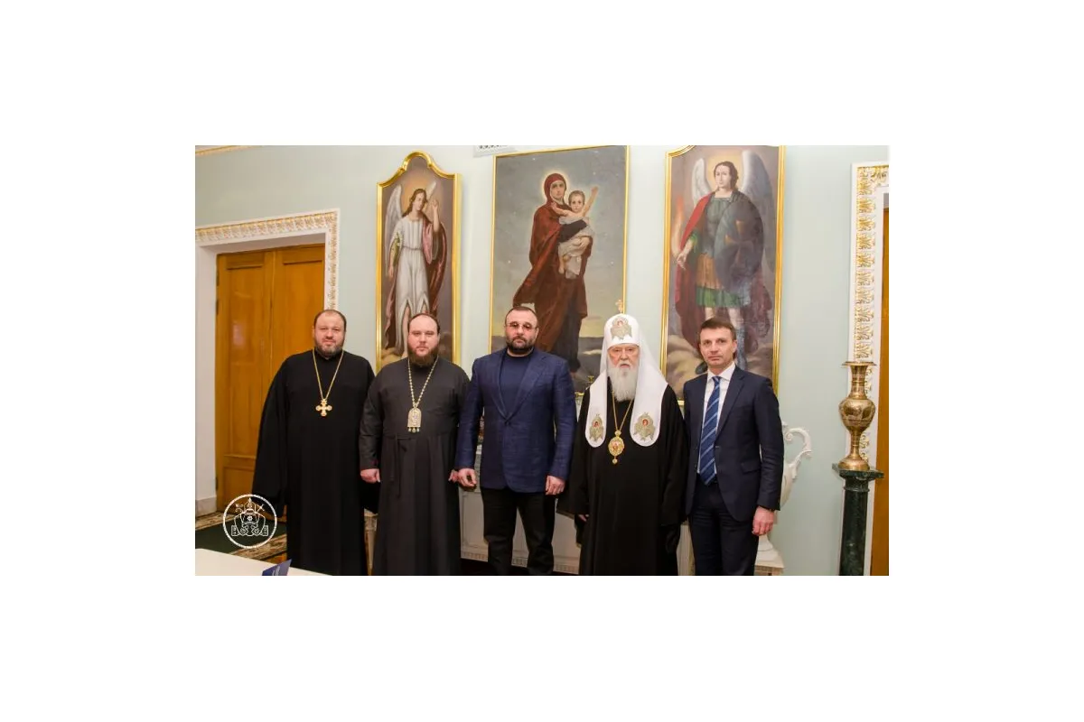 Дніпропетровська делегація у складі голови облради  привітала Предстоятеля Української Церкви Патріа