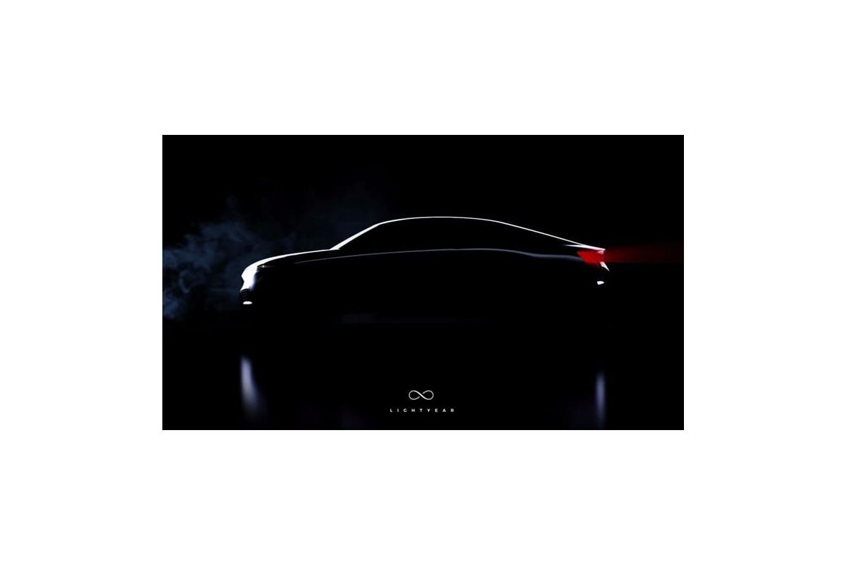 Нідерланди випустять електрокар, який зможе заряджати себе сам Нідерланди випустять електрокар, який зможе заряджати себе сам