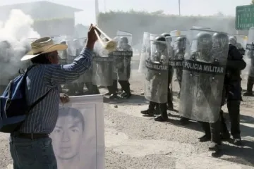 ​Новини України: Протестуючі у Мексиці намагаються увійти до військової бази