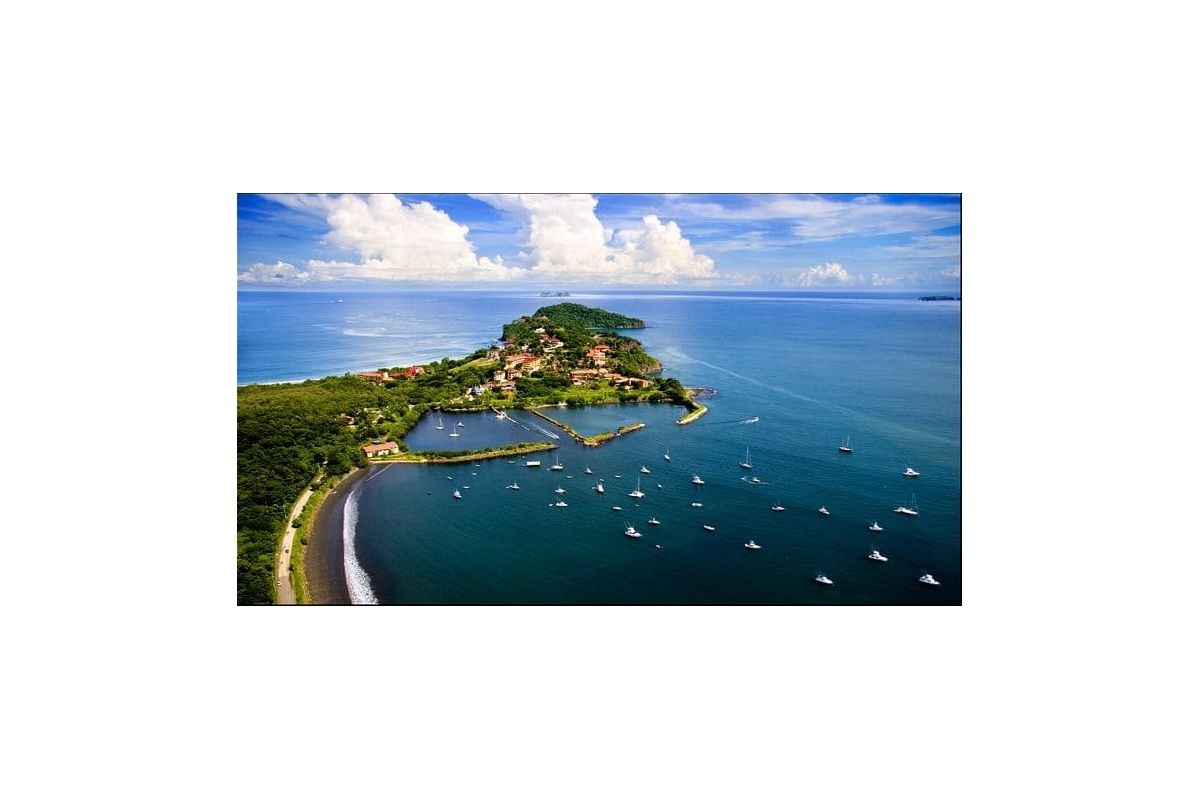 Українцям більше не потрібні візи для подорожі до Коста-Ріки Українцям більше не потрібні візи для подорожі до Коста-Ріки