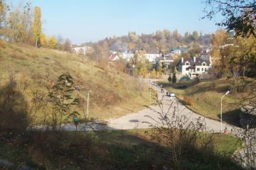 Незаконна забудова Батиєвої гори у Києві Незаконна забудова Батиєвої гори у Києві