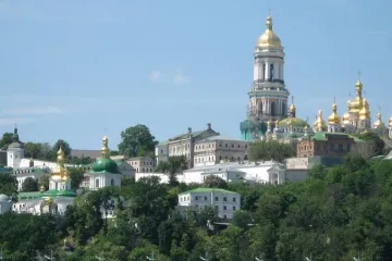 ​Україна єднається у церкві