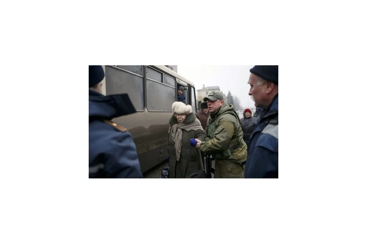 Новини України: Із Дебальцевого продовжують евакуювати людей