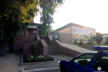 ​На Харківщині поліція затримала чоловіка за неправдиве повідомлення про замінування поліцейського відділку