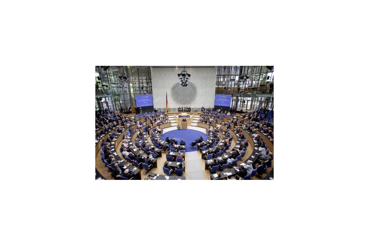 Новини України: Німецький Бундестаг ратифікував угоду про вступ України до ЄС Новини України: Німецький Бундестаг ратифікував угоду про вступ України до ЄС