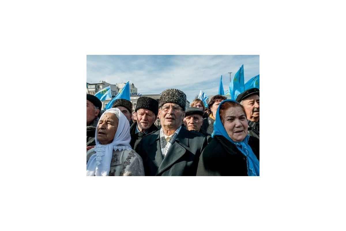 Кримська «самооборона» знущається над кримськими татарами Кримська «самооборона» знущається над кримськими татарами