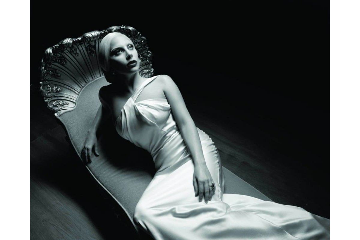 Леді ГаГа врятувала фанатку від самогубства Леді ГаГа врятувала фанатку від самогубства