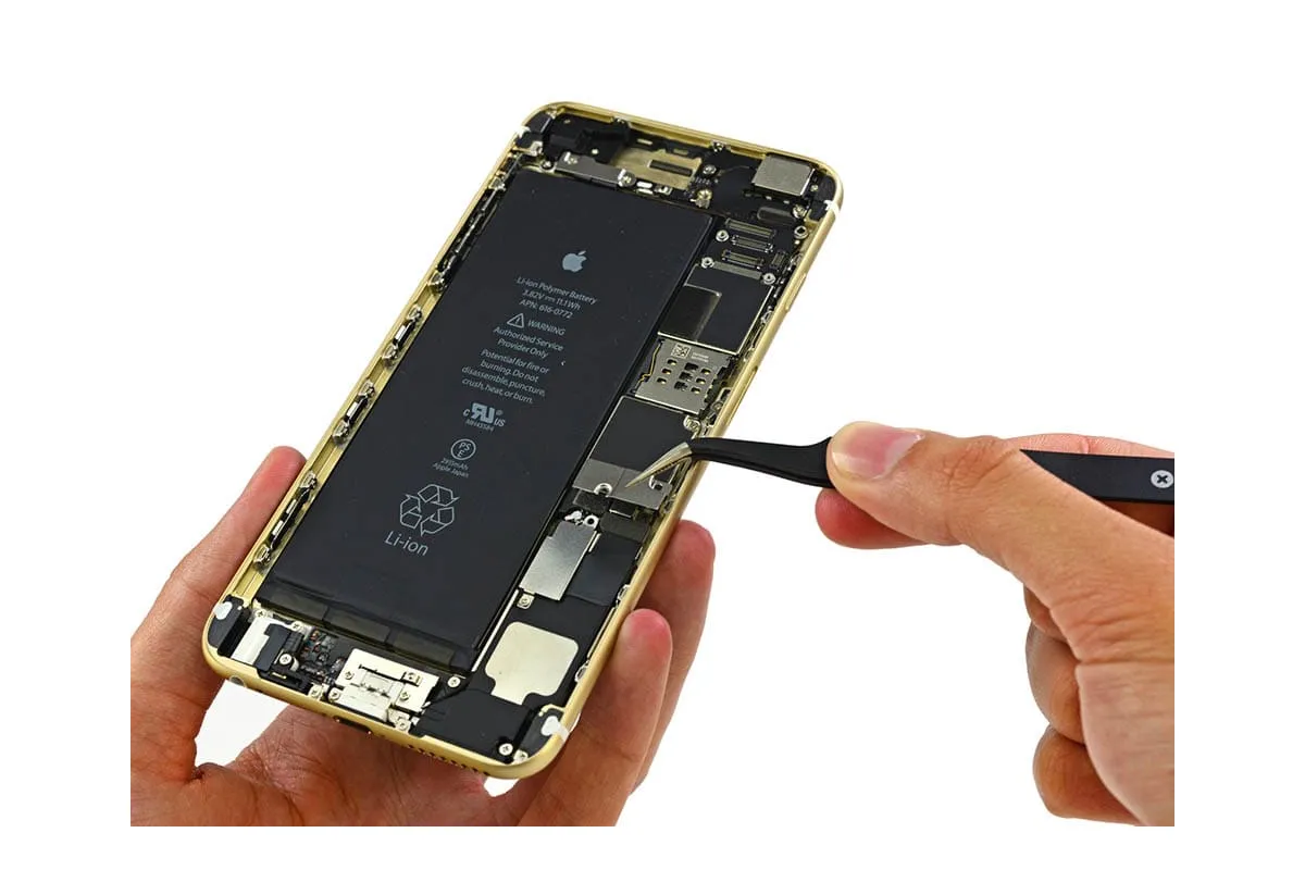 Apple анонсувала програму ремонту сенсорних дисплеїв IPhone 6 Plus