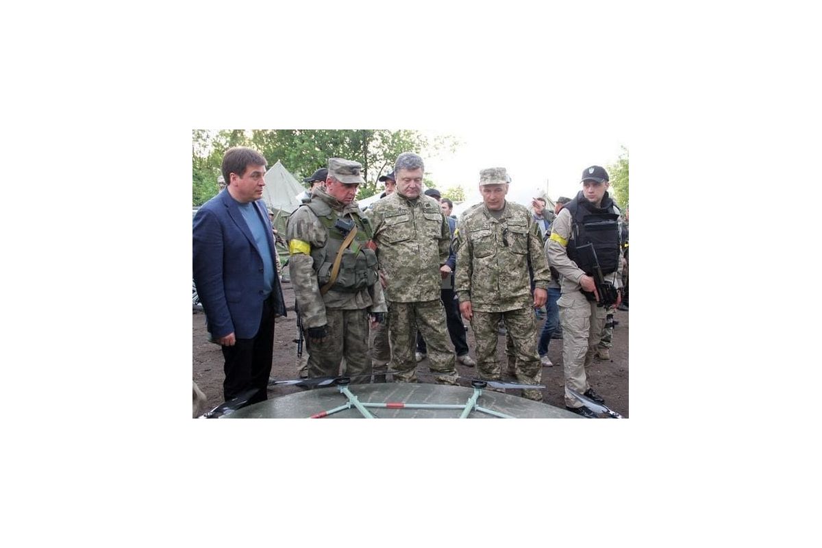 Петро Порошенко зібрав Військовий кабінет Петро Порошенко зібрав Військовий кабінет