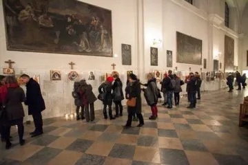 ​У центрі столиці Польщі відкрилася виставка ікон, присвячених Майдану та АТО на Донбасі