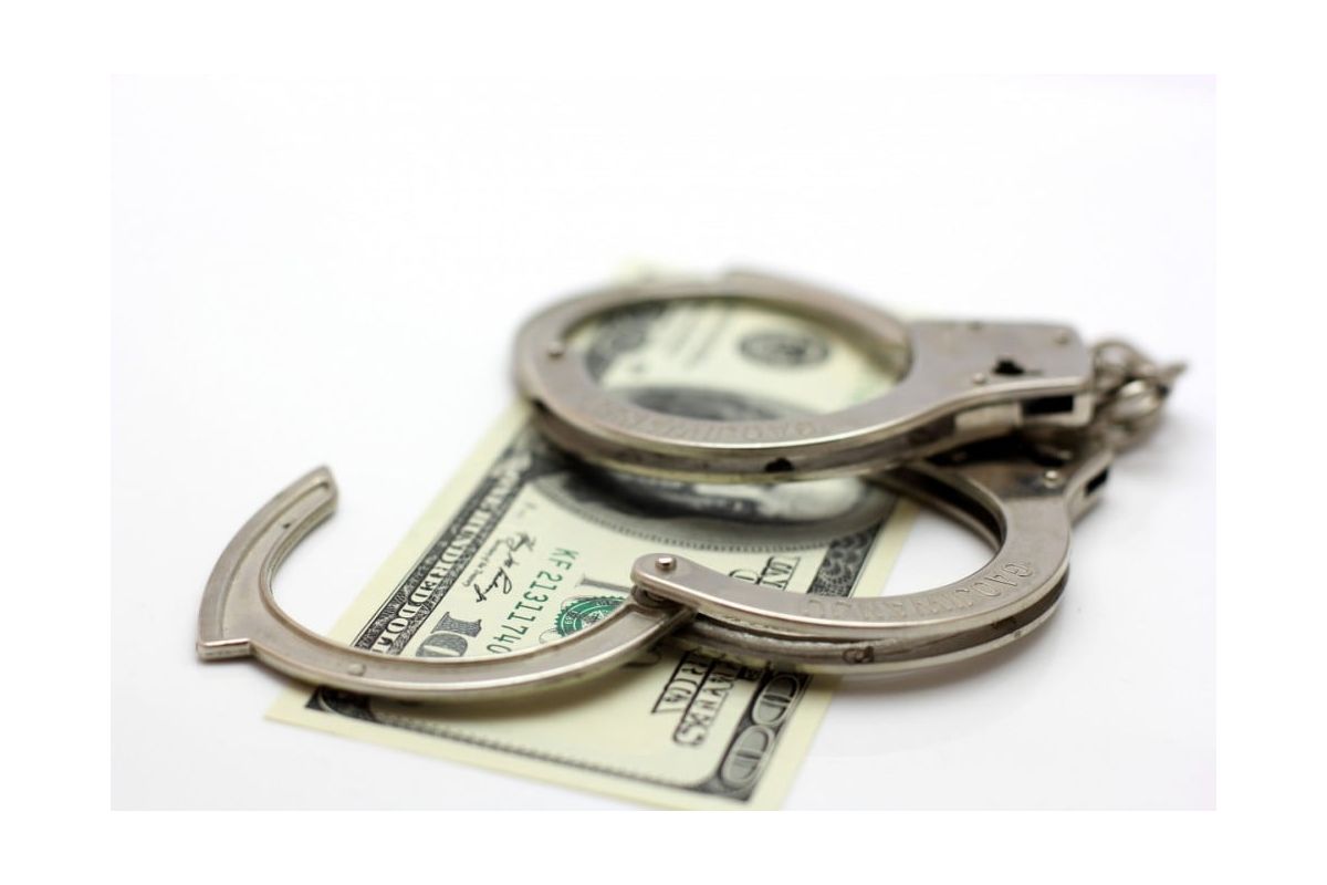 В Україні продовжується боротьба з корупцією В Україні продовжується боротьба з корупцією