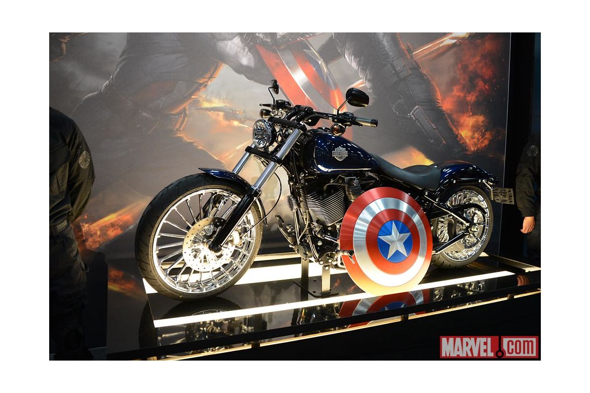Супергерої коміксів «Marvel» осідлали байки від «Harley-Davidson» Супергерої коміксів «Marvel» осідлали байки від «Harley-Davidson»