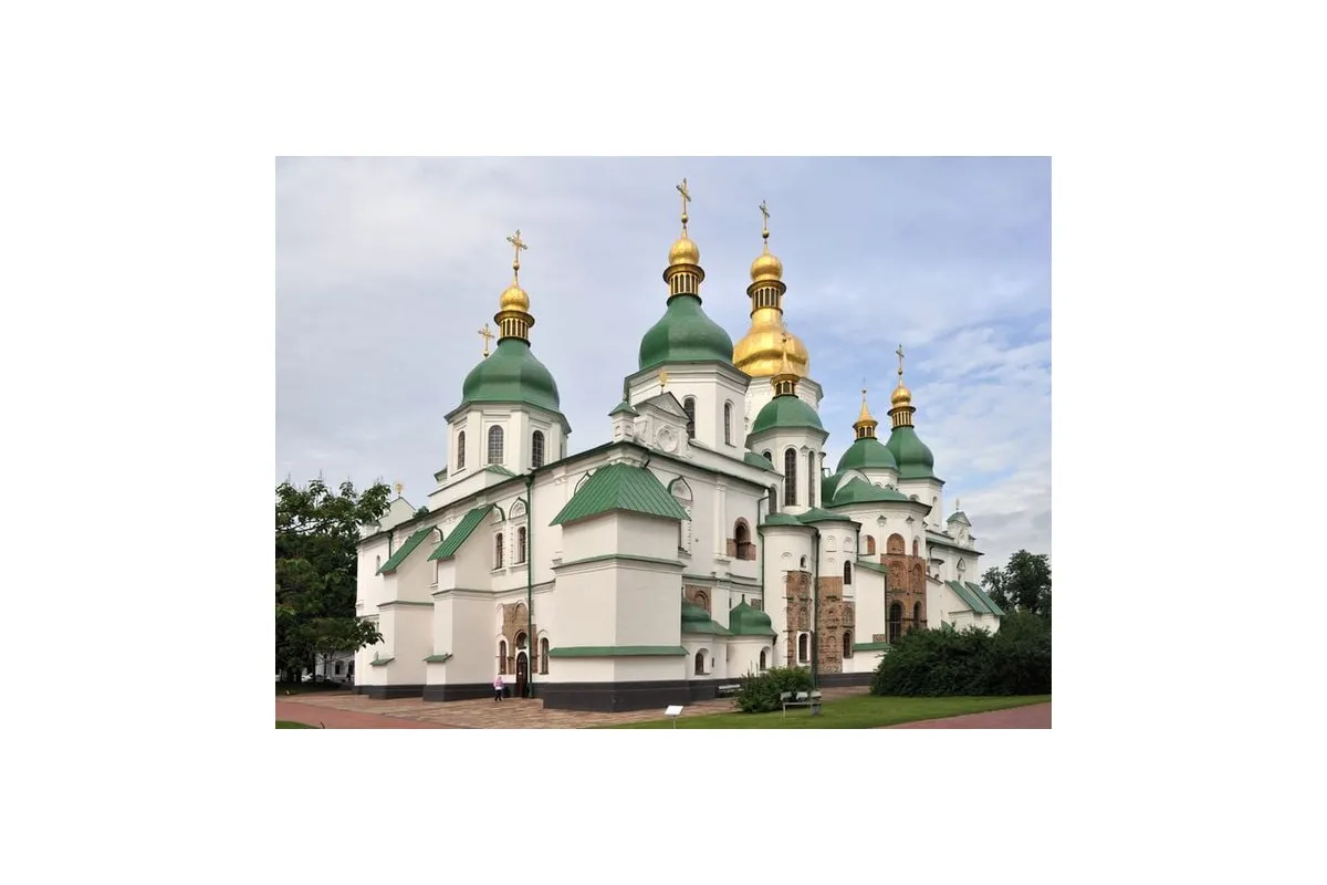 Землі київських храмів – Києву