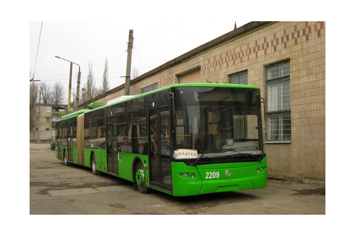 В Україні з’явився автобус з унікальним двигуном