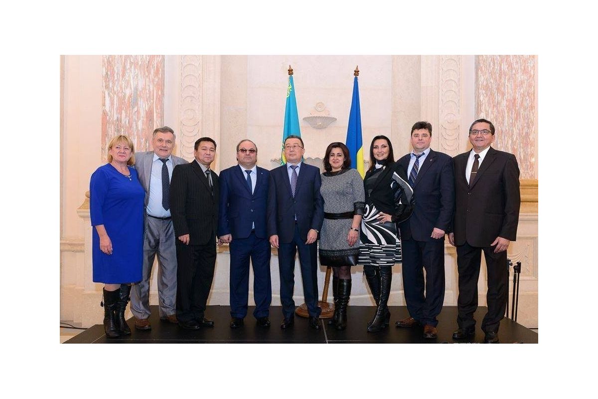 Радою національних спільнот України буде відправлено гуманітарну допомогу в зону АТО Радою національних спільнот України буде відправлено гуманітарну допомогу в зону АТО