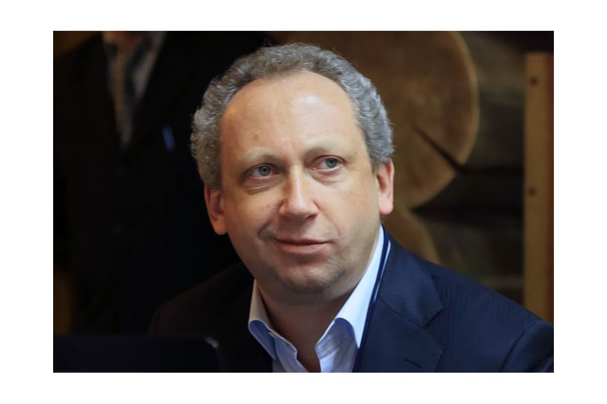 Слава Рабінович відкриває завісу, що саме впливає на міжнародні відносини Америки та Росії Слава Рабінович відкриває завісу, що саме впливає на міжнародні відносини Америки та Росії