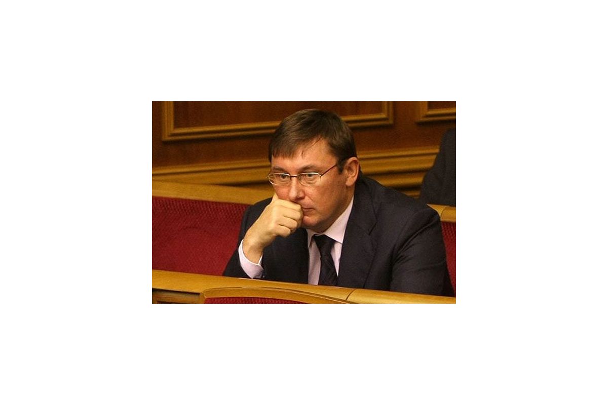 Луценко пророкує кадрову чехарду в Кабінеті Міністрів і стабілізацію гривні Луценко пророкує кадрову чехарду в Кабінеті Міністрів і стабілізацію гривні