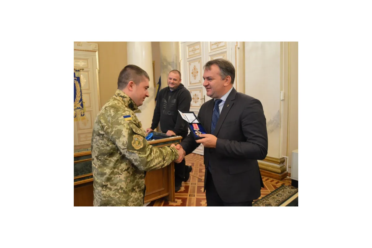 На Львівщині учасникам АТО вручили бойові нагороди до Дня захисника України