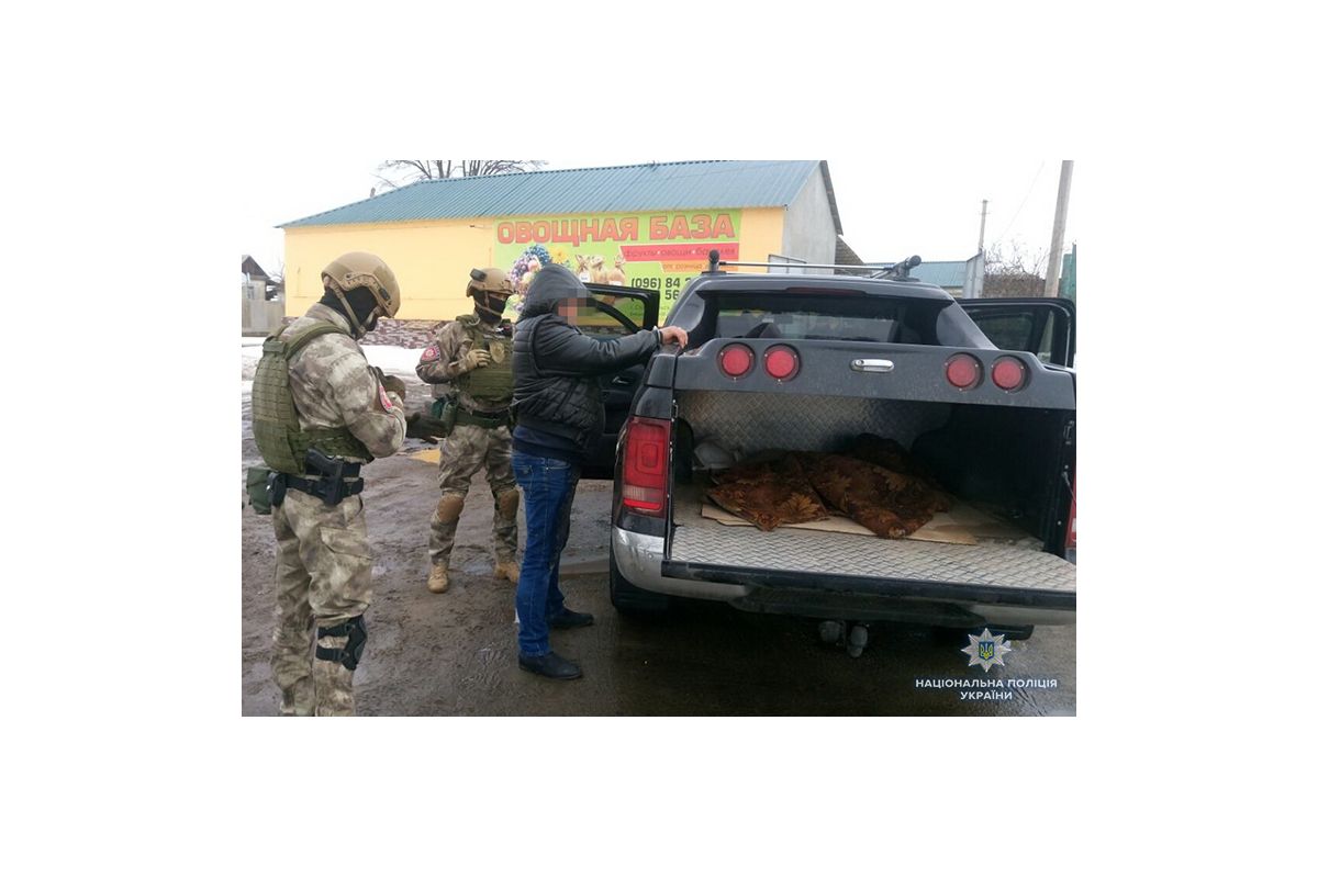 На Луганщині поліцейські затримали наркозбувача