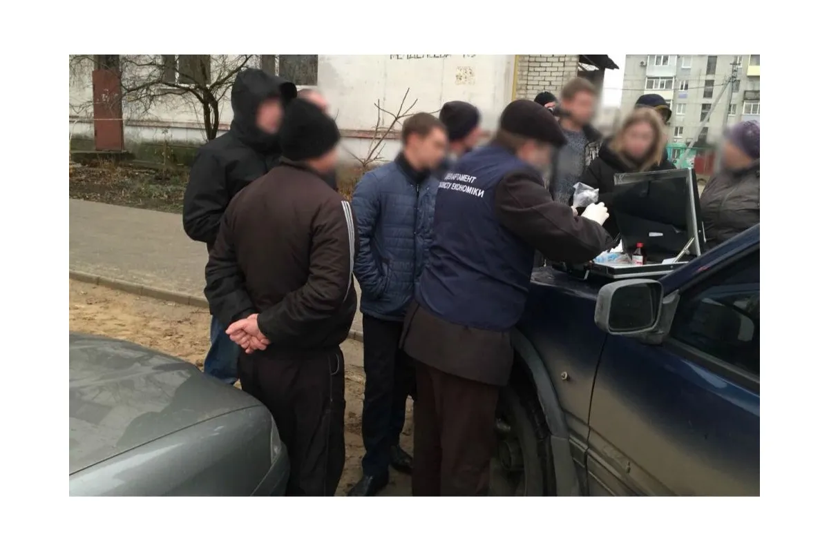 На Луганщині посадовця викрили на хабарництві