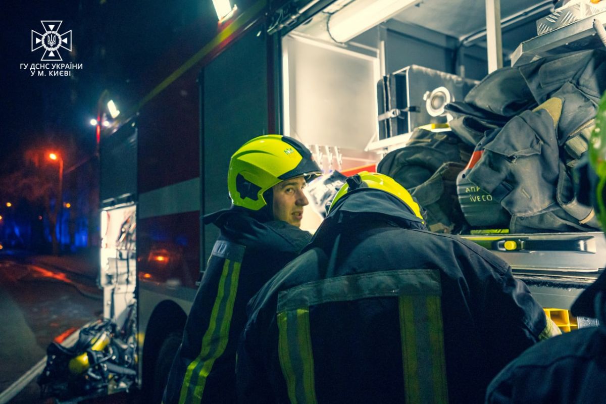 У новорічну добу рятувальники ліквідували 155 пожеж У новорічну добу рятувальники ліквідували 155 пожеж