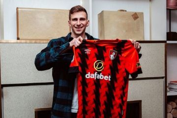 Официально: Забарный перешел в клуб Английской Премьер-лиги Официально: Забарный перешел в клуб Английской Премьер-лиги