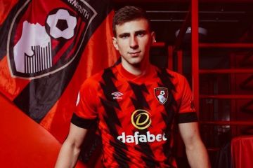 Борнмут і Забарний. Американські власники, довгостроковий проект, недосвідчений тренер Борнмут і Забарний. Американські власники, довгостроковий проект, недосвідчений тренер