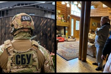 СБУ та БЕБ проводять обшук будинку у Коломойського СБУ та БЕБ проводять обшук будинку у Коломойського
