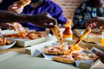 Служба доставки змінить домашнє харчування  Служба доставки змінить домашнє харчування