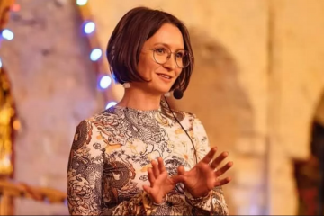 "Оргазмов не видать". Советница главы ЦИК Украины пожаловалась подписчикам на поломанный вибратор "Оргазмов не видать". Советница главы ЦИК Украины пожаловалась подписчикам на поломанный вибратор