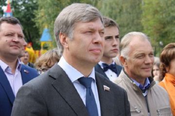 Сенатора уличили в связях с госпожой Сенатора уличили в связях с госпожой