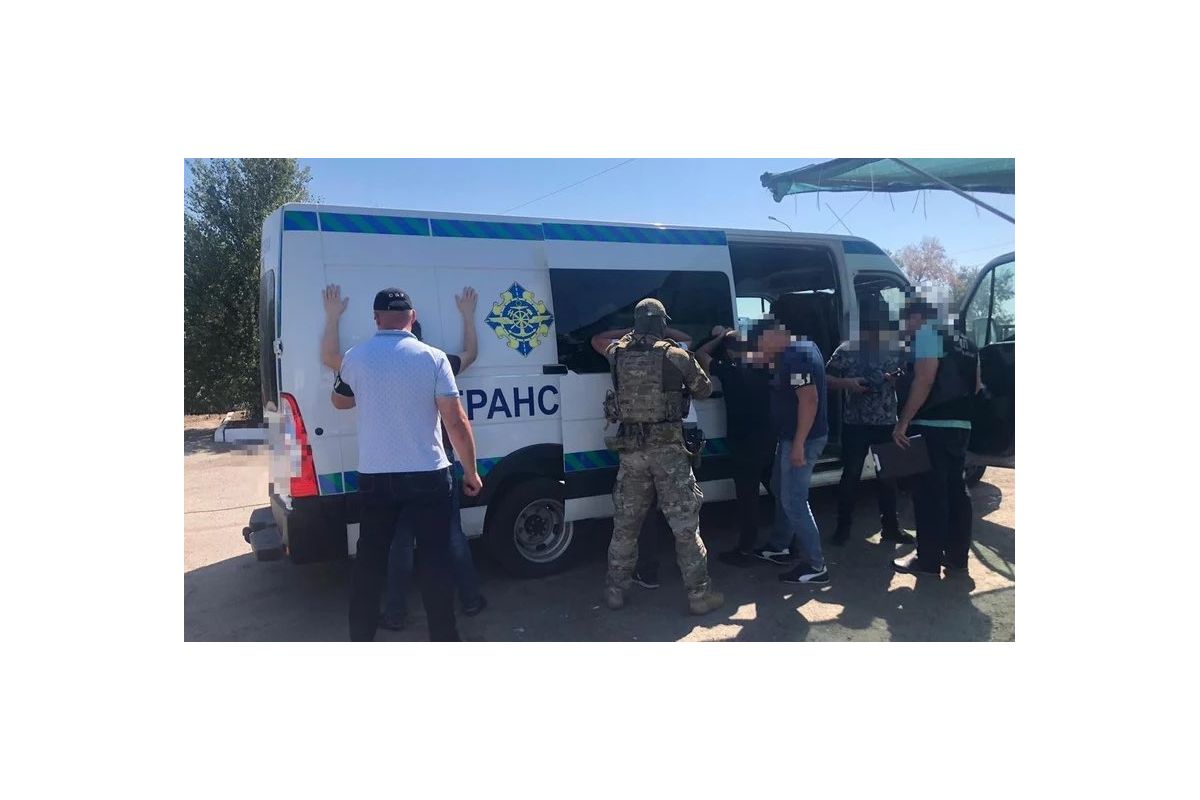 Хабар за пропуск габаритного транспорту – на Херсонщині судитимуть організовану групу Хабар за пропуск габаритного транспорту – на Херсонщині судитимуть організовану групу